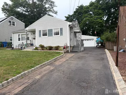 29 Haven Ter, Parlin, NJ 08859