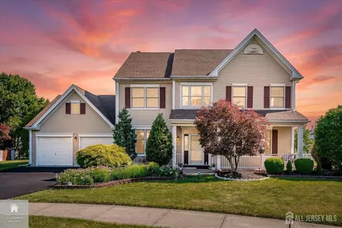 8 Tufts Ct, South Brunswick, NJ 08824