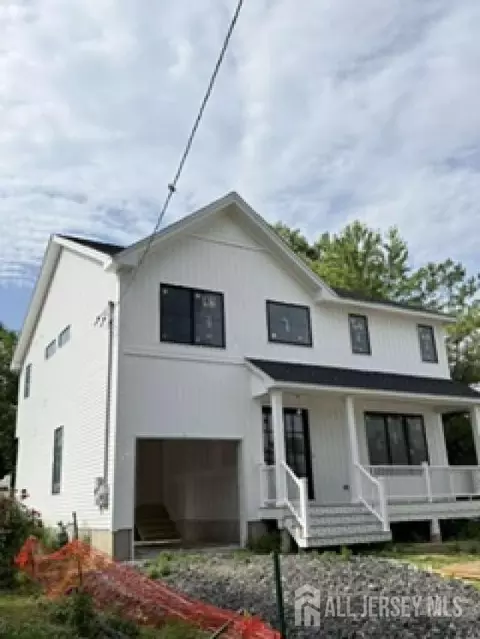 38 Mystic St, Fords, NJ 08863