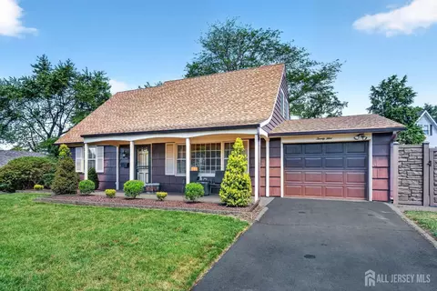 Exterior - 29 Ormont Ln, Matawan, NJ 07747 photo 9 of 10