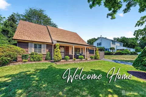 29 Ormont Ln, Matawan, NJ 07747