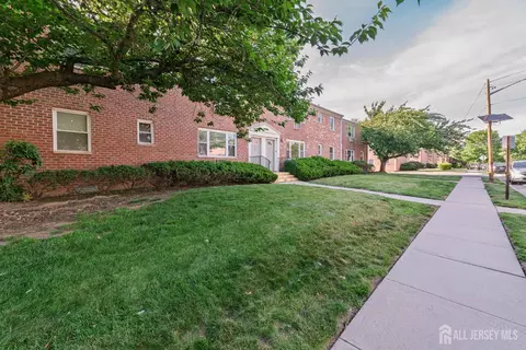42 York Dr #6A, Edison, NJ 08817