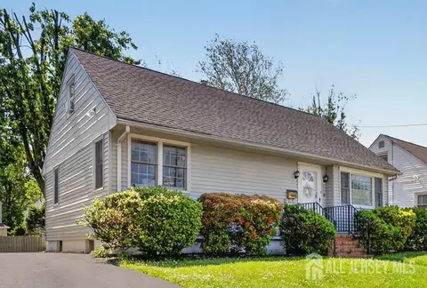 4 Gregory Dr, Hamilton, NJ 08690