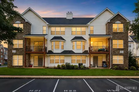 810 Plymouth Rd, North Brunswick, NJ 08902