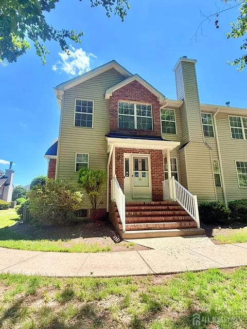 351 Bowler Ct, Piscataway, NJ 08854
