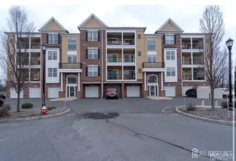 534 Doral Ct, Piscataway, NJ 08854