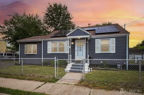 137 Edmund St, Hamilton, NJ 08610