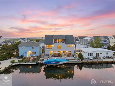 402 Daytona Dr, Lavallette, NJ 08735