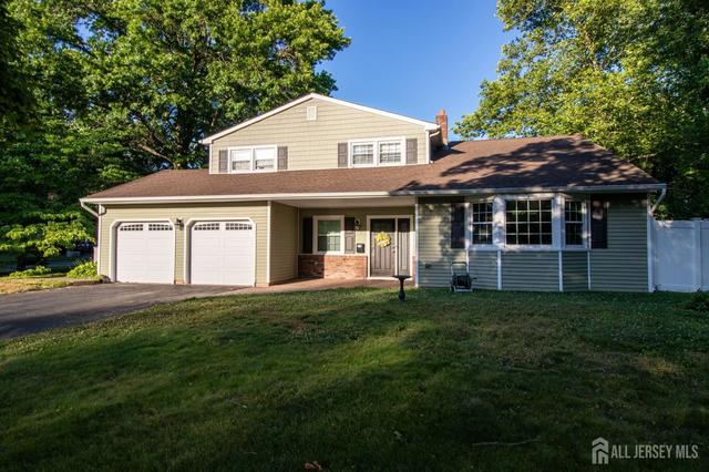 3 Lycoming Ln, East Brunswick, NJ 08816