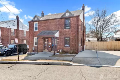 683 Kosciusko St, Perth Amboy, NJ 08861