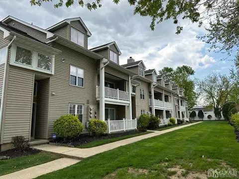 906 Montague Ave, Iselin, NJ 08830
