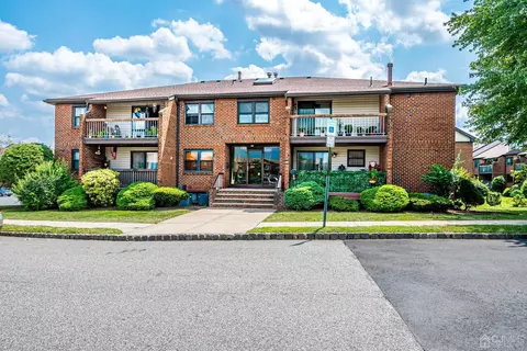 135 Beverly Hill Ter # -C, Woodbridge, NJ 07095