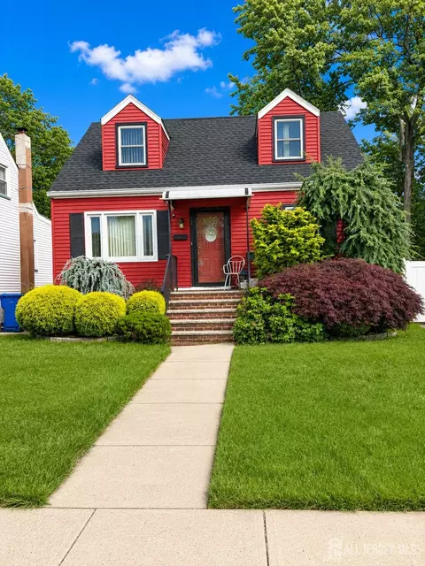235 Clinton St, Woodbridge, NJ 07095
