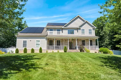 17 Rachel Ln, Monroe, NJ 08831