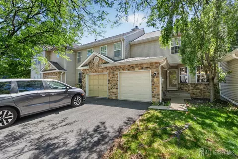 303 Cobblestone Ct, South Brunswick, NJ 08852