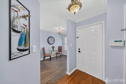 303 Cobblestone Ct, South Brunswick, NJ 08852