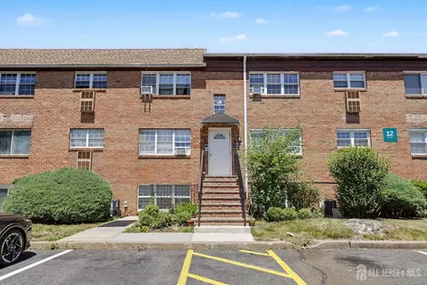 288 College Dr, Edison, NJ 08817