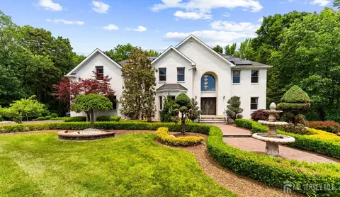 16 Dakota Dr, Old Bridge, NJ 08857