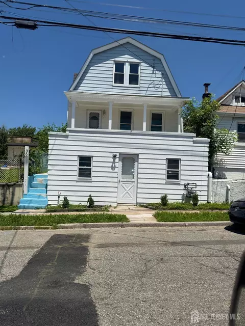 360 Alpine St, Perth Amboy, NJ 08861
