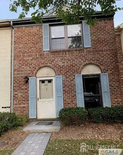 221 Hampshire Ct, Piscataway, NJ 08854