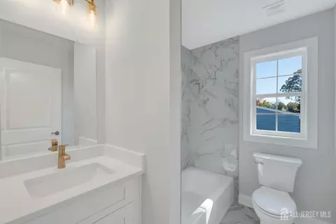 Bath - 21 King St, Edison, NJ 08820 photo 2 of 5