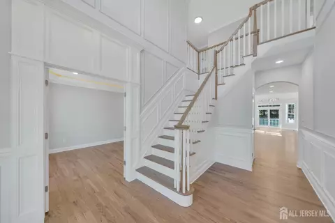 Entry Way - 21 King St, Edison, NJ 08820 photo 7 of 9