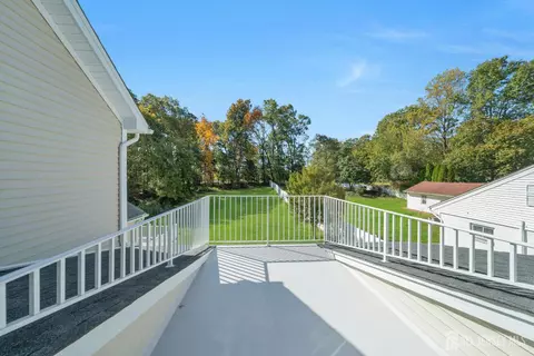 Exterior - 21 King St, Edison, NJ 08820 photo 4 of 7