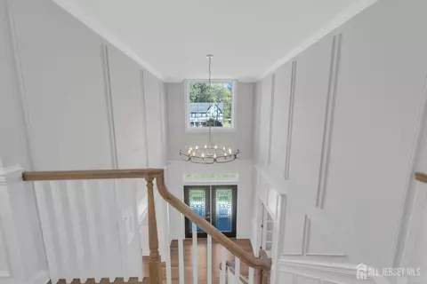 Entry Way - 21 King St, Edison, NJ 08820 photo 5 of 9