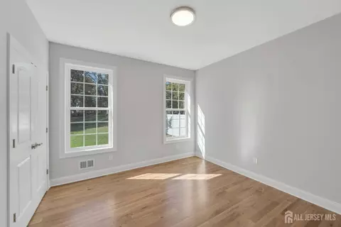 Bedroom - 21 King St, Edison, NJ 08820 photo 1 of 4