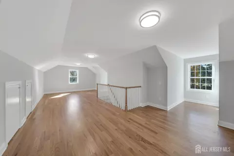 Entry Way - 21 King St, Edison, NJ 08820 photo 1 of 9
