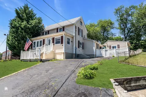 13 Hensler Ln, Sayreville, NJ 08872