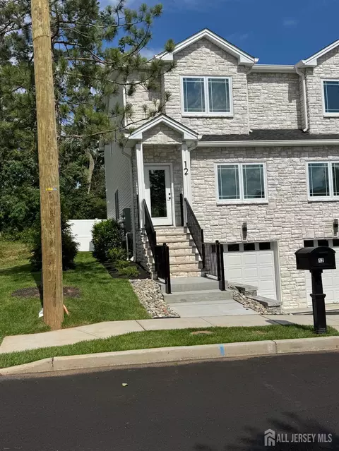 12 Moyse Pl, Edison, NJ 08820