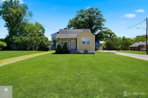 350 Suttons Ln, Edison, NJ 08817