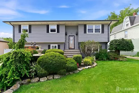 16 E Pleasant Ave, Sewaren, NJ 07077