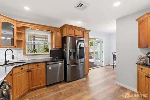 Kitchen - 16 E Pleasant Ave, Sewaren, NJ 07077 photo 3 of 5
