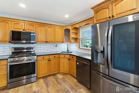 Kitchen - 16 E Pleasant Ave, Sewaren, NJ 07077 photo 5 of 5