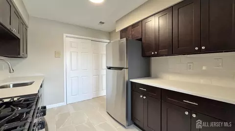 Kitchen - 1511 Raspberry Ct, Edison, NJ 08817 photo 3 of 4
