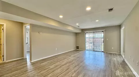 Living - 1511 Raspberry Ct, Edison, NJ 08817 photo 2 of 3
