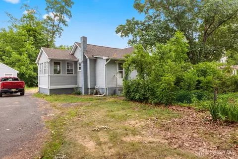 19 Sandfield Rd, Old Bridge, NJ 08857