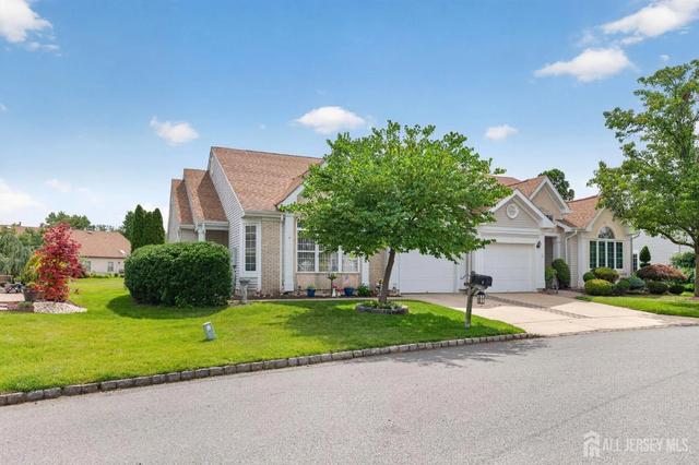 1 Umberland Pl, Monroe, NJ 08831