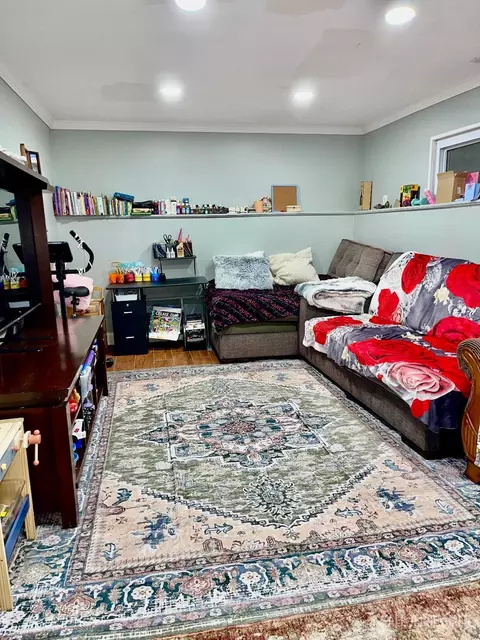 Living - 101 Lee Dr, Middlesex, NJ 08846 photo 6 of 6