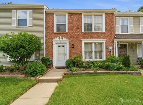 11 Aspen Ct, South Brunswick, NJ 08852
