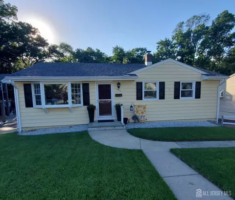 276 Crestwood Dr, Milltown, NJ 08850