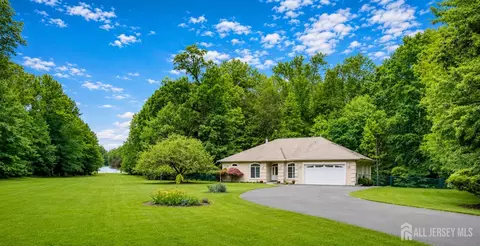 93 Sand Hills Rd, South Brunswick, NJ 08824