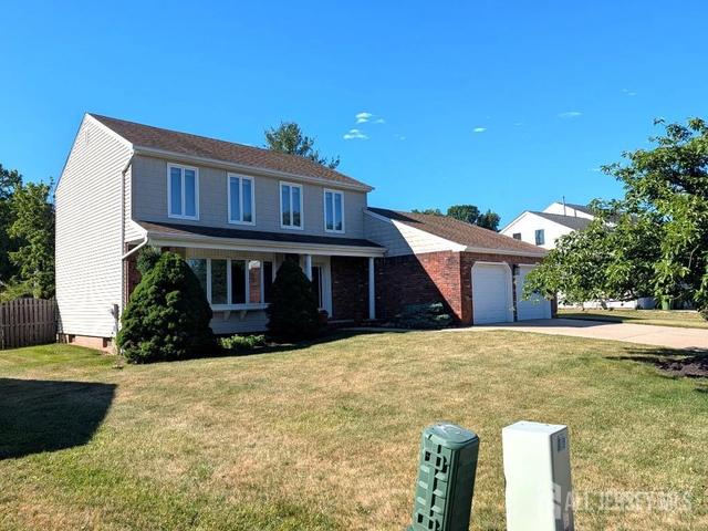 56 Wintergreen Ave E, Edison, NJ 08820