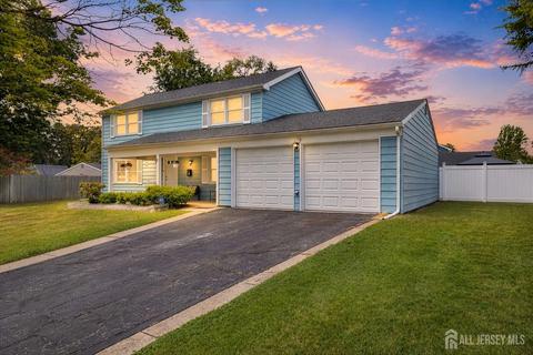 2 Harrington Cir, Willingboro, NJ 08046
