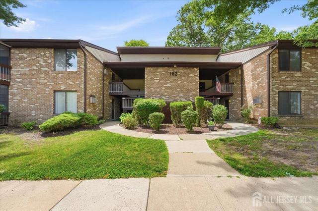 162 Cross Slope Ct #F, Manalapan, NJ 07726