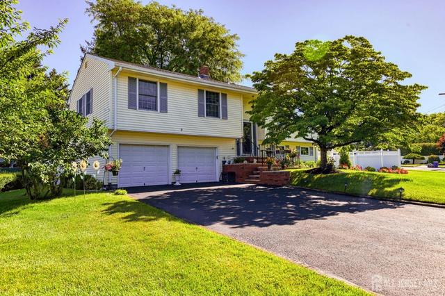 9 Janet Ct, Milltown, NJ 08850
