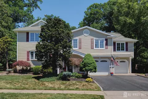 9 Paris Ave, Edison, NJ 08820