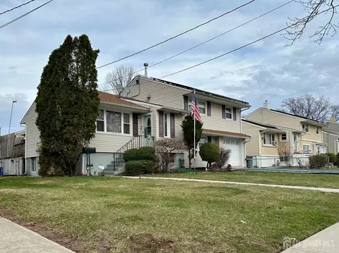 118 Markowitz St, Carteret, NJ 07008